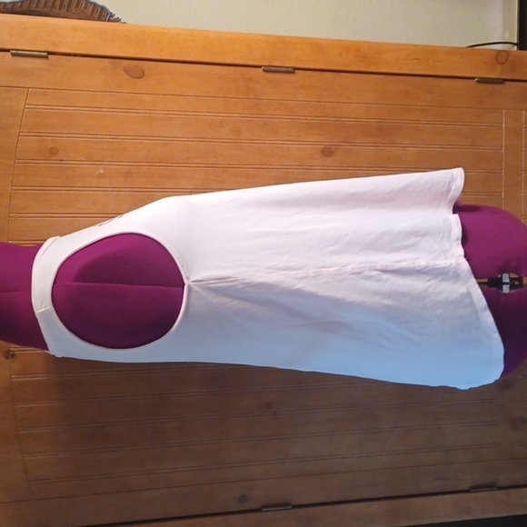 OLD NAVY SLEEVELESS TEE - Picture 5 of 7